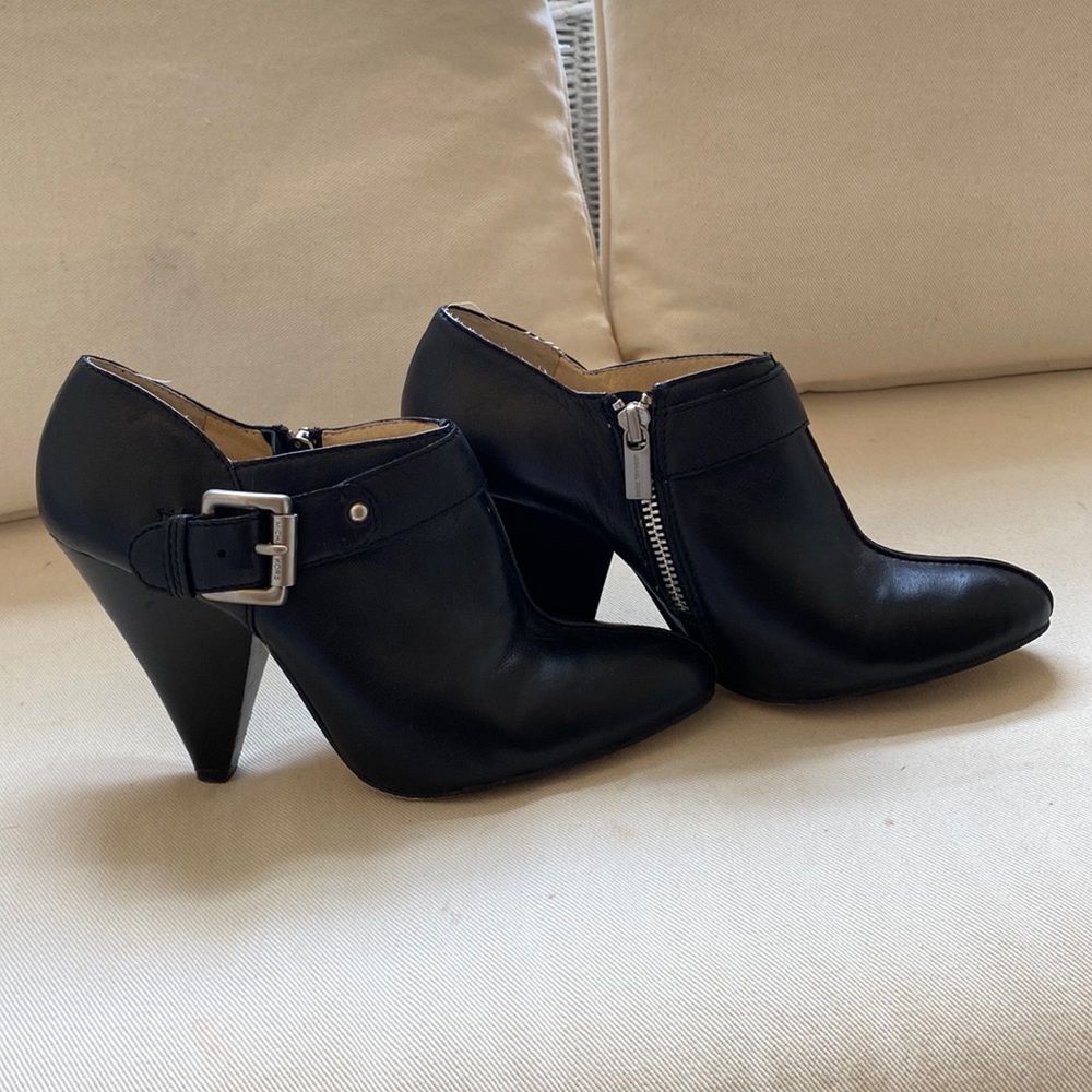 MICHAEL Michael Kors Black Leather Moto Buckle Ankle Booties - 7.5